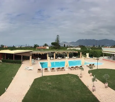 Royal Aparthotel 3*